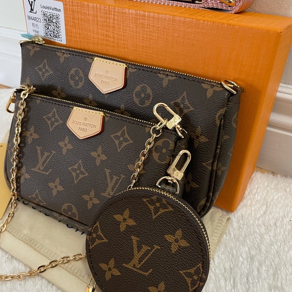 ❌SOLD❌Multiple Purse - Picture 3 of 14